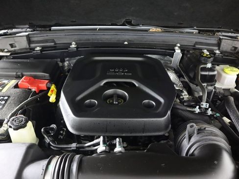 Used 2024 Jeep Wrangler Unlimited image 19