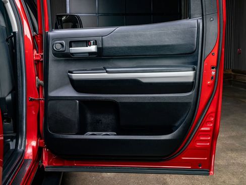 Used 2020 Toyota Tundra SR5 w/ SR5 Upgrade Package image 38