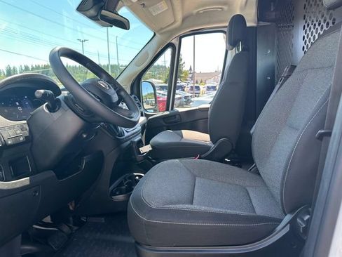 Used 2025 RAM ProMaster 2500 w/ U-Haul Equipment Group FWD image 9