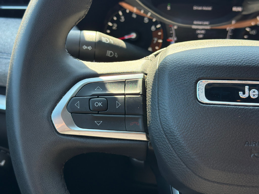 Used 2024 Jeep Compass Latitude AWD/4WD image 29