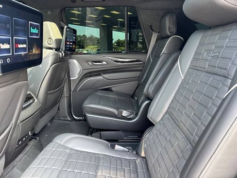 Used 2023 Cadillac Escalade V w/ Heavy-Duty Trailer Package AWD/4WD image 7