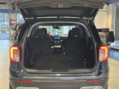 Used 2022 Ford Explorer Limited w/ Equipment Group 301A image 6