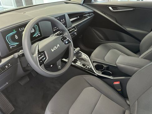 New 2026 Kia Niro LX image 10