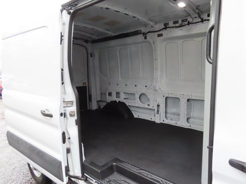 Used 2022 Ford Transit 250 Medium Roof AWD image 19