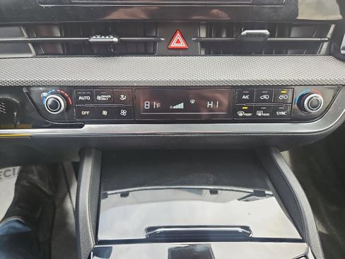 Used 2023 Kia Sportage LX image 29