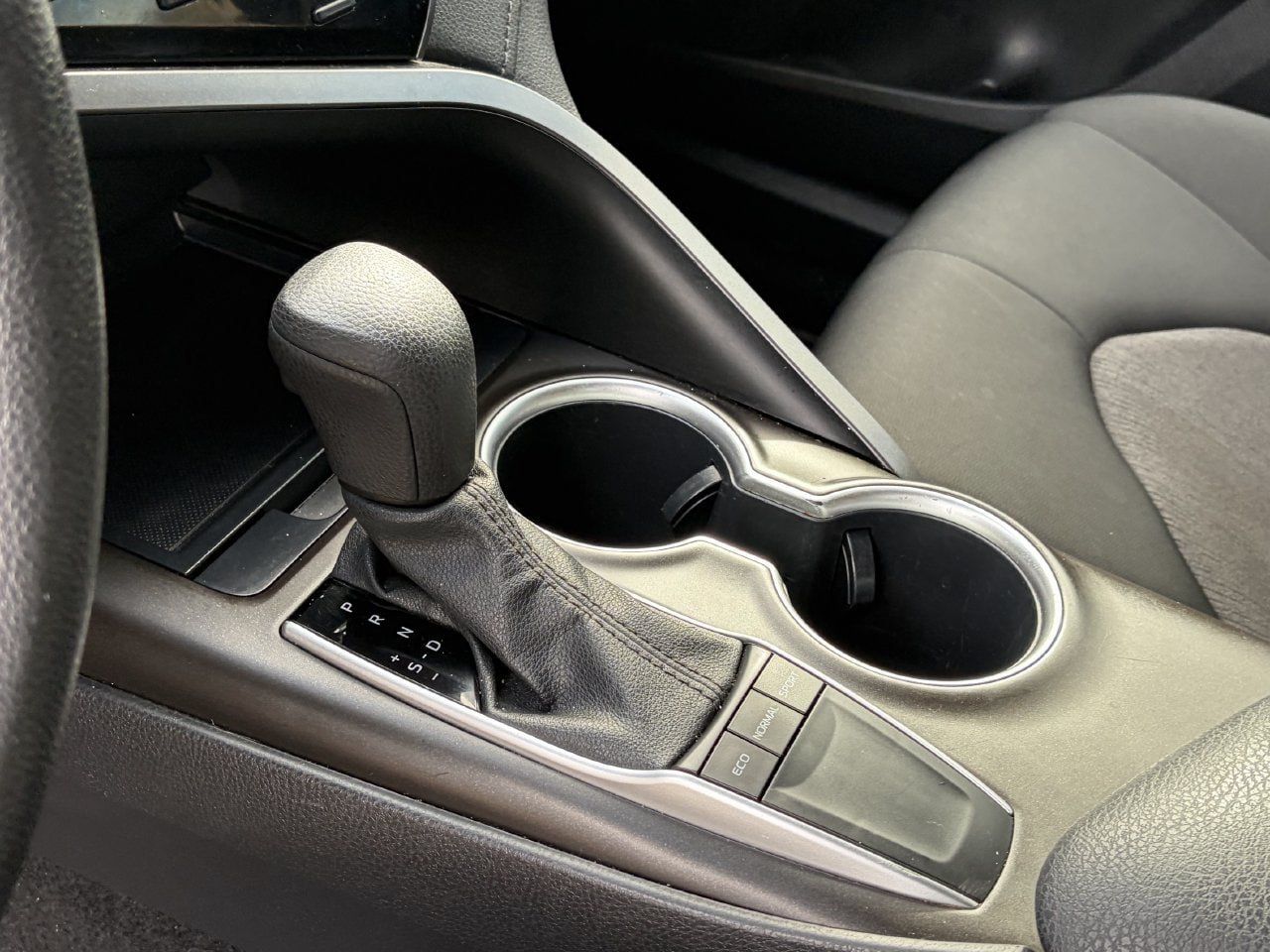 Used 2022 Toyota Camry LE FWD image 10