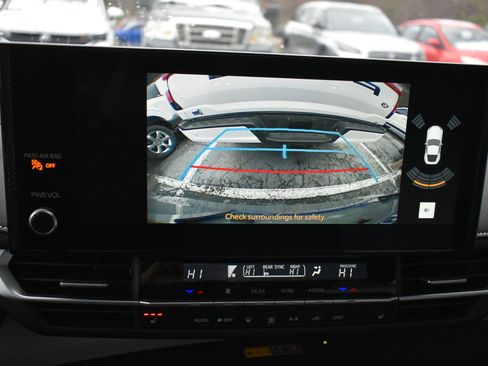 Used 2025 Toyota Sienna XSE image 24