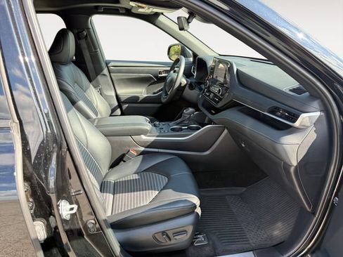 Used 2024 Toyota Highlander XSE AWD/4WD image 15