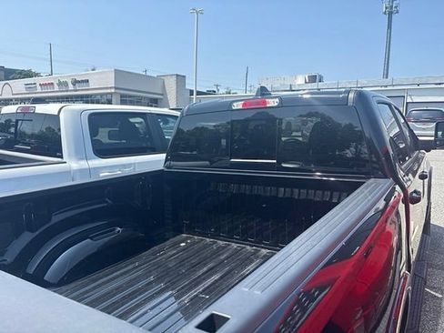 Used 2025 RAM 1500 Big Horn AWD/4WD image 17