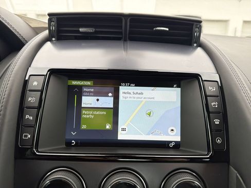 Used 2018 Jaguar F-TYPE R image 19