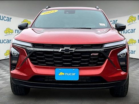 Used 2024 Chevrolet Trax RS w/ Driver Confidence Package FWD image 2