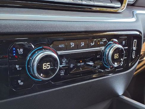 New 2026 GMC Sierra 1500 SLT image 7