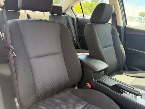 Used 2010 MAZDA MAZDA3 i Touring FWD image 26