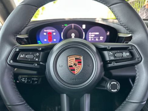 New 2026 Porsche Macan Electric RWD image 27
