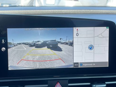 Used 2025 Hyundai Elantra Limited image 25