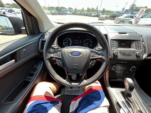 Used 2018 Ford Edge SE FWD image 27
