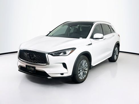 Used 2023 INFINITI QX50 Luxe FWD image 3