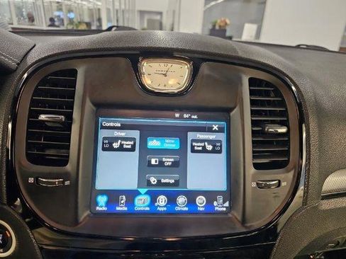 Used 2015 Chrysler 300 S image 17