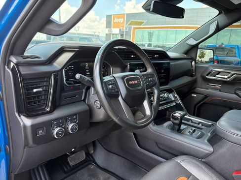 Used 2023 GMC Sierra 1500 AT4 w/ AT4 Premium Package AWD/4WD image 10