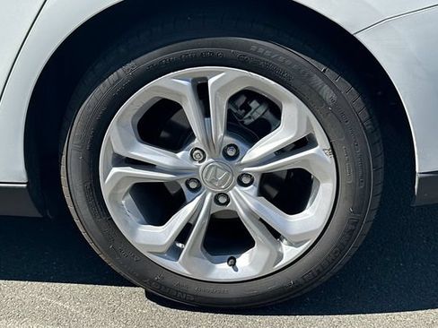 Used 2025 Honda Accord LX image 4