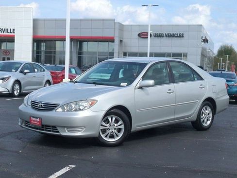 Used 2006 Toyota Camry LE image 2