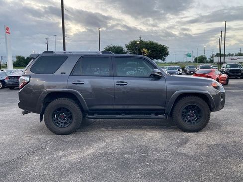 Used 2022 Toyota 4Runner SR5 Premium w/ Moonroof Package RWD image 3