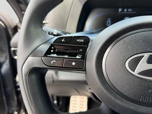 Used 2025 Hyundai Elantra Sport FWD image 20