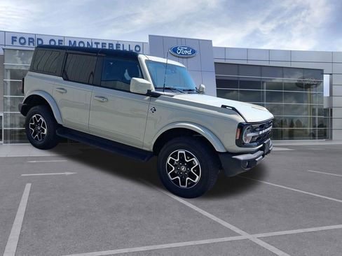 Used 2025 Ford Bronco Outer Banks image 8