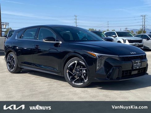 New 2026 Kia K4 GT-Line image 1