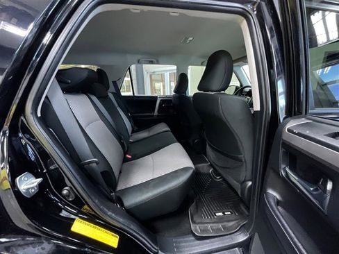 Used 2018 Toyota 4Runner SR5 AWD/4WD image 25