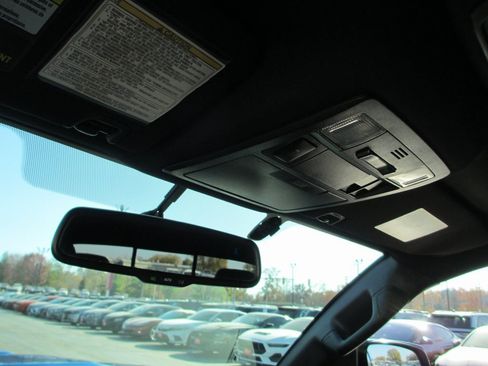 Used 2017 Toyota Tacoma TRD Sport image 27