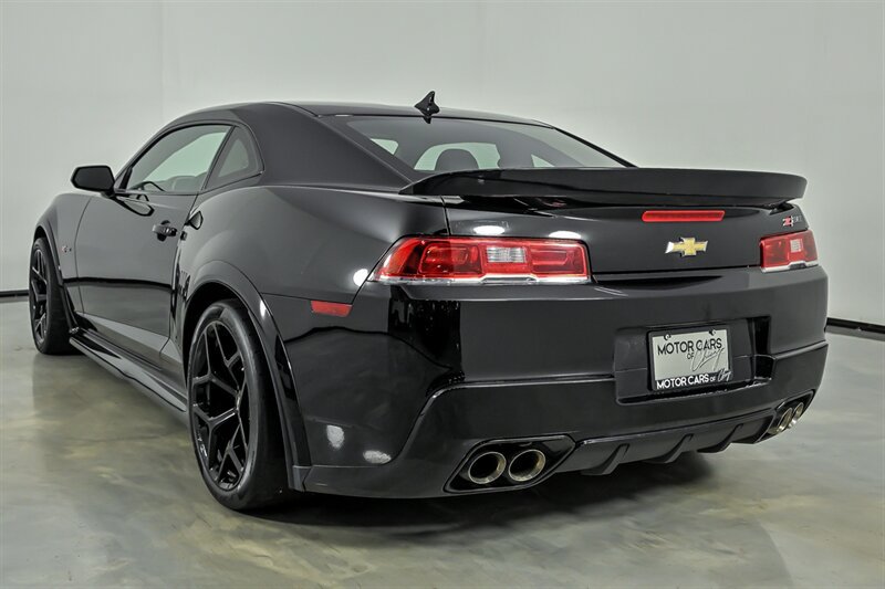 Used 2015 Chevrolet Camaro Z/28 RWD image 8