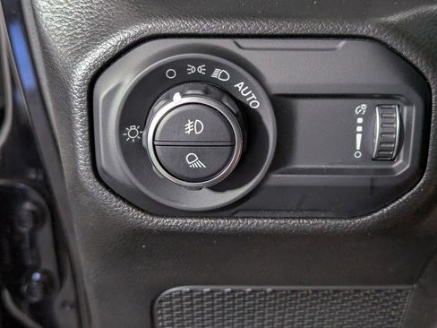 Used 2023 Jeep Gladiator Overland AWD/4WD image 38