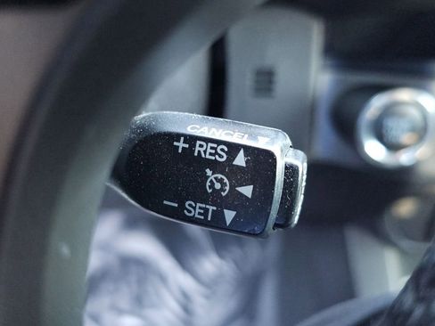 Used 2016 Toyota Tacoma TRD Off-Road AWD/4WD image 17