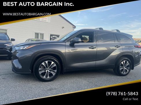 Used 2020 Toyota Highlander XLE AWD/4WD image 1