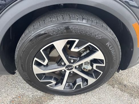 Used 2024 Kia Sportage EX image 13