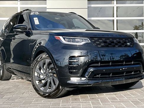 Used 2023 Land Rover Discovery S R-Dynamic image 3