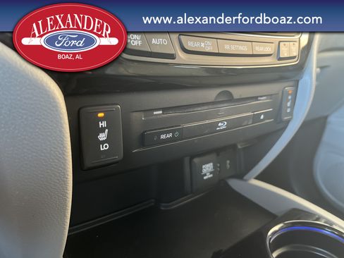 Used 2016 Honda Pilot Touring image 27