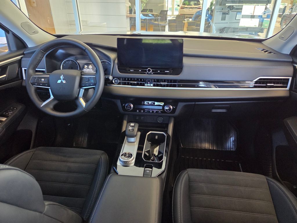 Used 2026 Mitsubishi Outlander LE AWD/4WD image 34