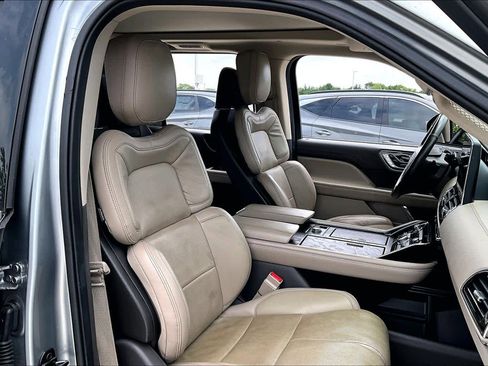 Used 2023 Lincoln Navigator Reserve RWD image 9