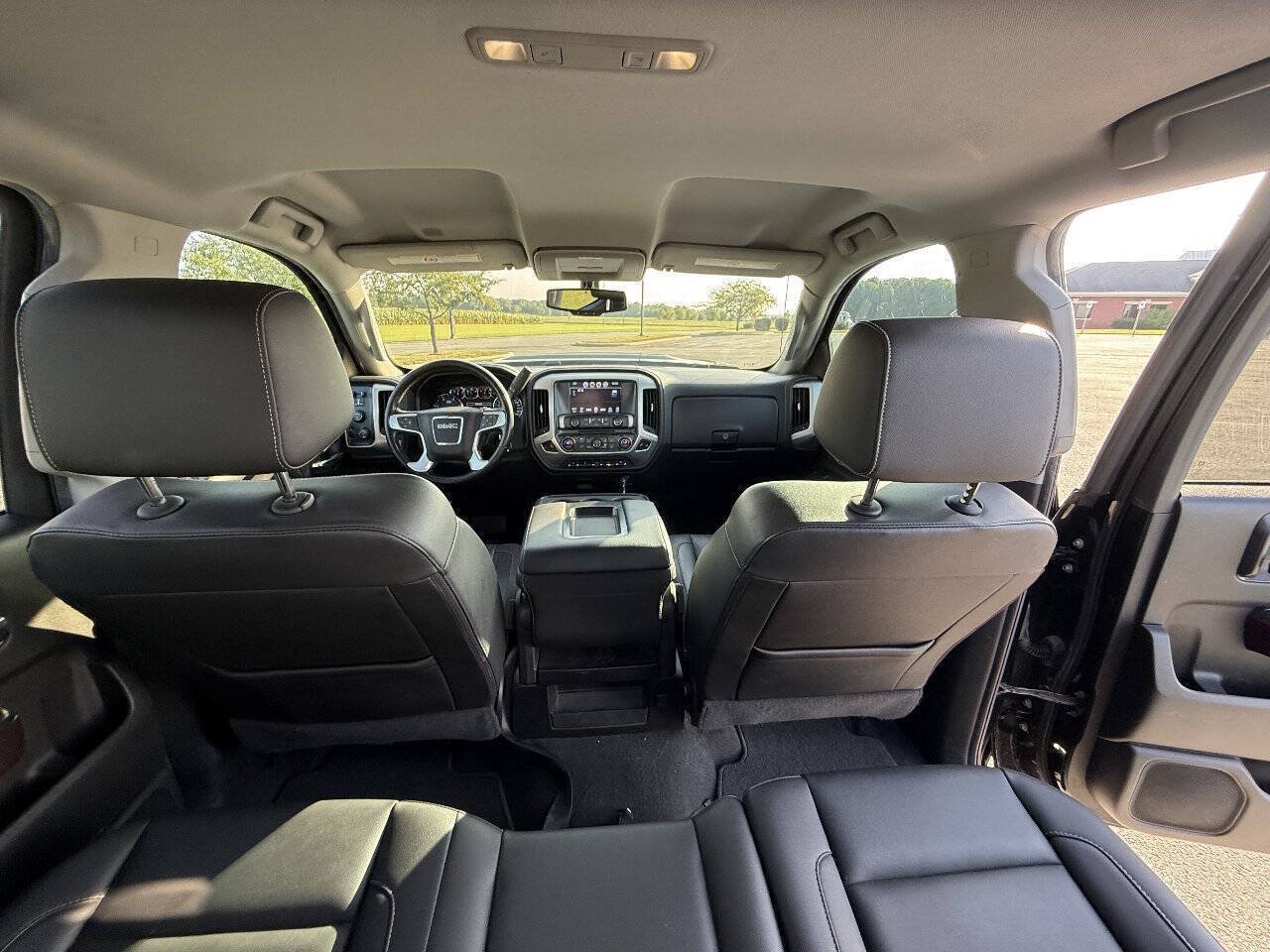 Used 2019 GMC Sierra 2500 SLT w/ Duramax Plus Package AWD/4WD image 17
