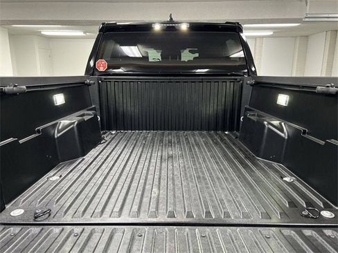 Used 2025 Toyota Tacoma TRD Off-Road image 24