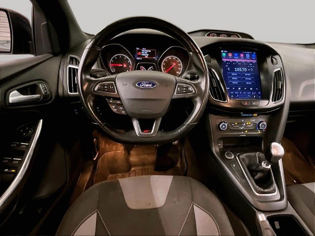 Used 2017 Ford Focus ST FWD image 5