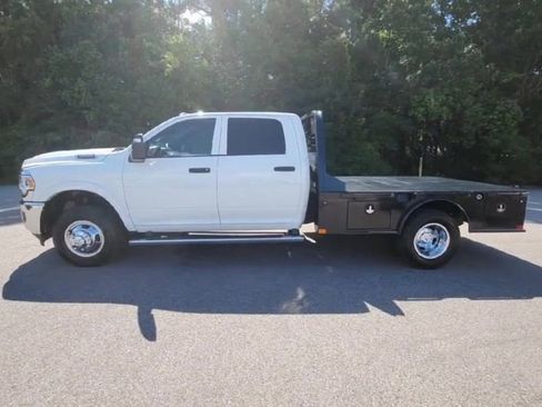 Used 2024 RAM 3500 Tradesman w/ Chrome Appearance Group image 10