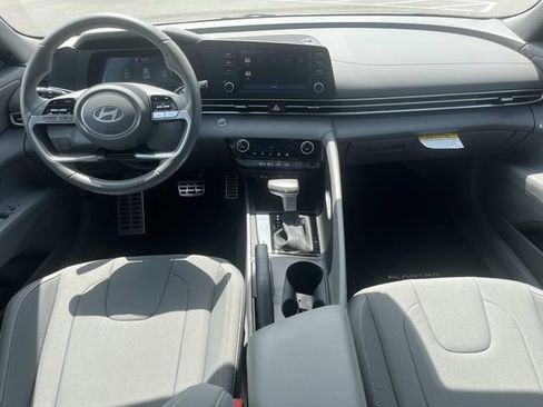 Certified 2025 Hyundai Elantra Sport FWD image 15