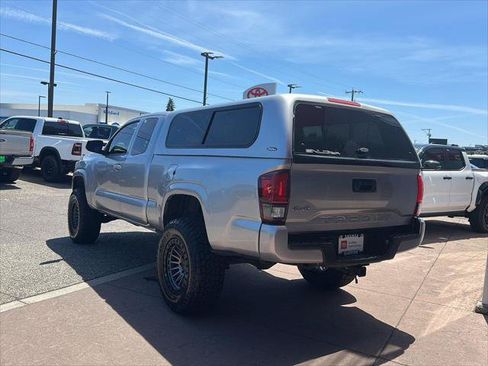 Certified 2020 Toyota Tacoma SR w/ SR Convenience Package AWD/4WD image 5