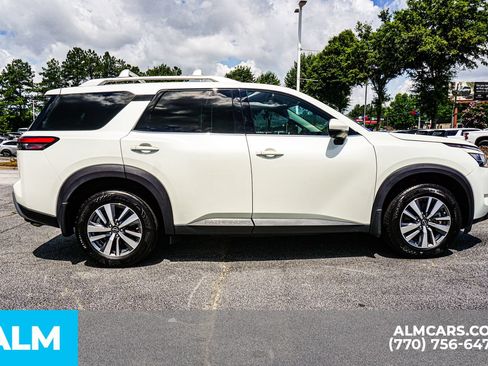 Used 2023 Nissan Pathfinder SL AWD/4WD image 10