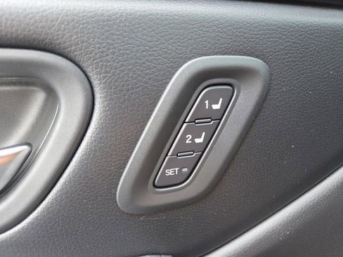 Used 2023 Honda Pilot EX-L image 9