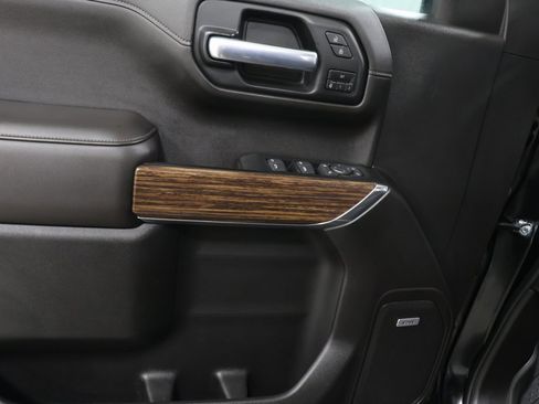 Used 2019 Chevrolet Silverado 1500 High Country image 24