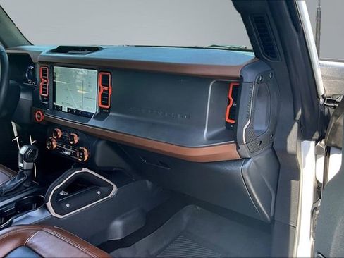 Used 2024 Ford Bronco Outer Banks AWD/4WD image 25